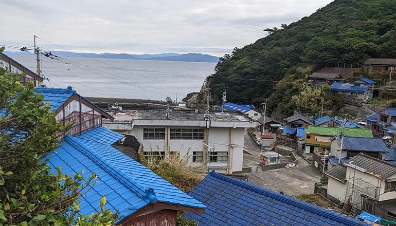 鵜来島の集落の様子